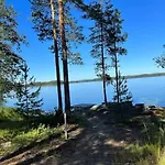 Kaepaelaemaeki Puhtaan Veden Aeaerellae Omassa Rauhassa