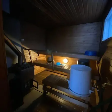 Kaepaelaemaeki Puhtaan Veden Aeaerellae Omassa Rauhassa Chalet *