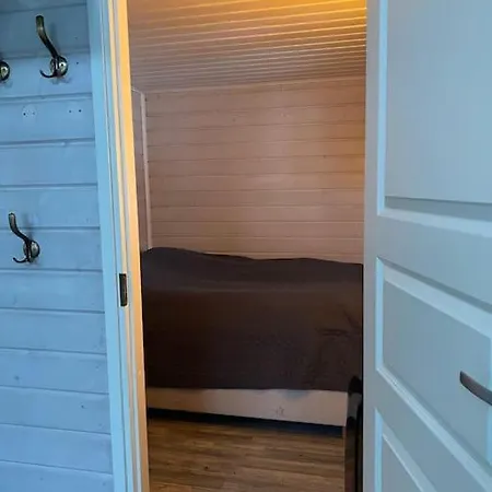 Alpesi faház Kaepaelaemaeki Puhtaan Veden Aeaerellae Omassa Rauhassa *