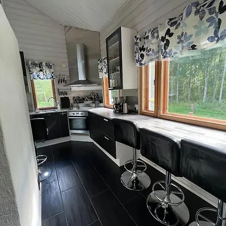 Kaepaelaemaeki Puhtaan Veden Aeaerellae Omassa Rauhassa *