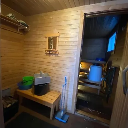 Kaepaelaemaeki Puhtaan Veden Aeaerellae Omassa Rauhassa Chalet *