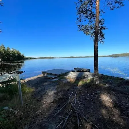 Kaepaelaemaeki Puhtaan Veden Aeaerellae Omassa Rauhassa * Enonkoski