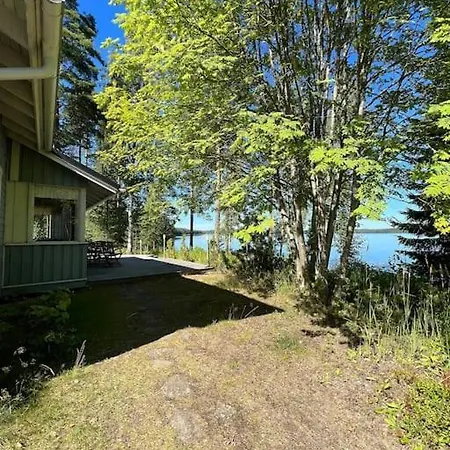 Alpesi faház Kaepaelaemaeki Puhtaan Veden Aeaerellae Omassa Rauhassa Enonkoski