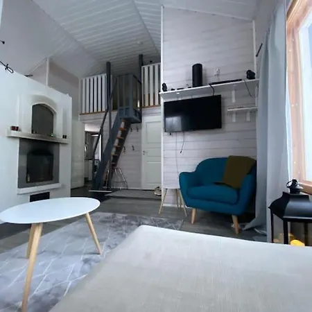 Kaepaelaemaeki Puhtaan Veden Aeaerellae Omassa Rauhassa Enonkoski