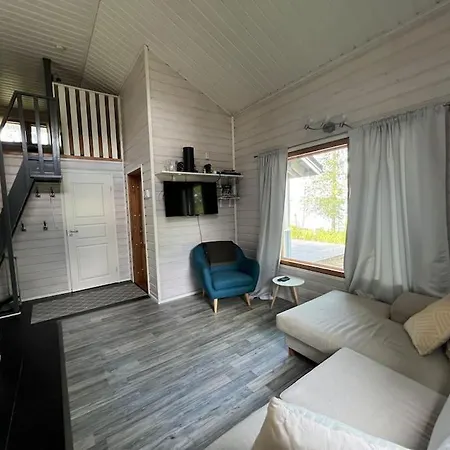 Kaepaelaemaeki Puhtaan Veden Aeaerellae Omassa Rauhassa *