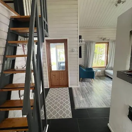 Kaepaelaemaeki Puhtaan Veden Aeaerellae Omassa Rauhassa