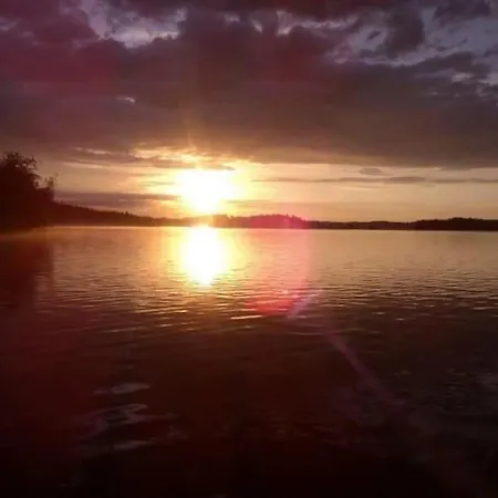 Kaepaelaemaeki Puhtaan Veden Aeaerellae Omassa Rauhassa Chalet Enonkoski