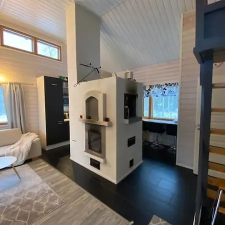 Kaepaelaemaeki Puhtaan Veden Aeaerellae Omassa Rauhassa *