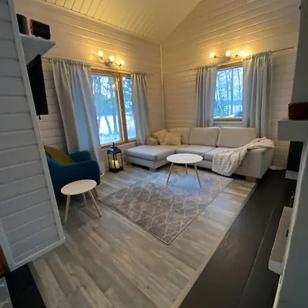 Kaepaelaemaeki Puhtaan Veden Aeaerellae Omassa Rauhassa * Enonkoski