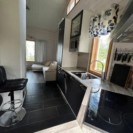 Kaepaelaemaeki Puhtaan Veden Aeaerellae Omassa Rauhassa Enonkoski